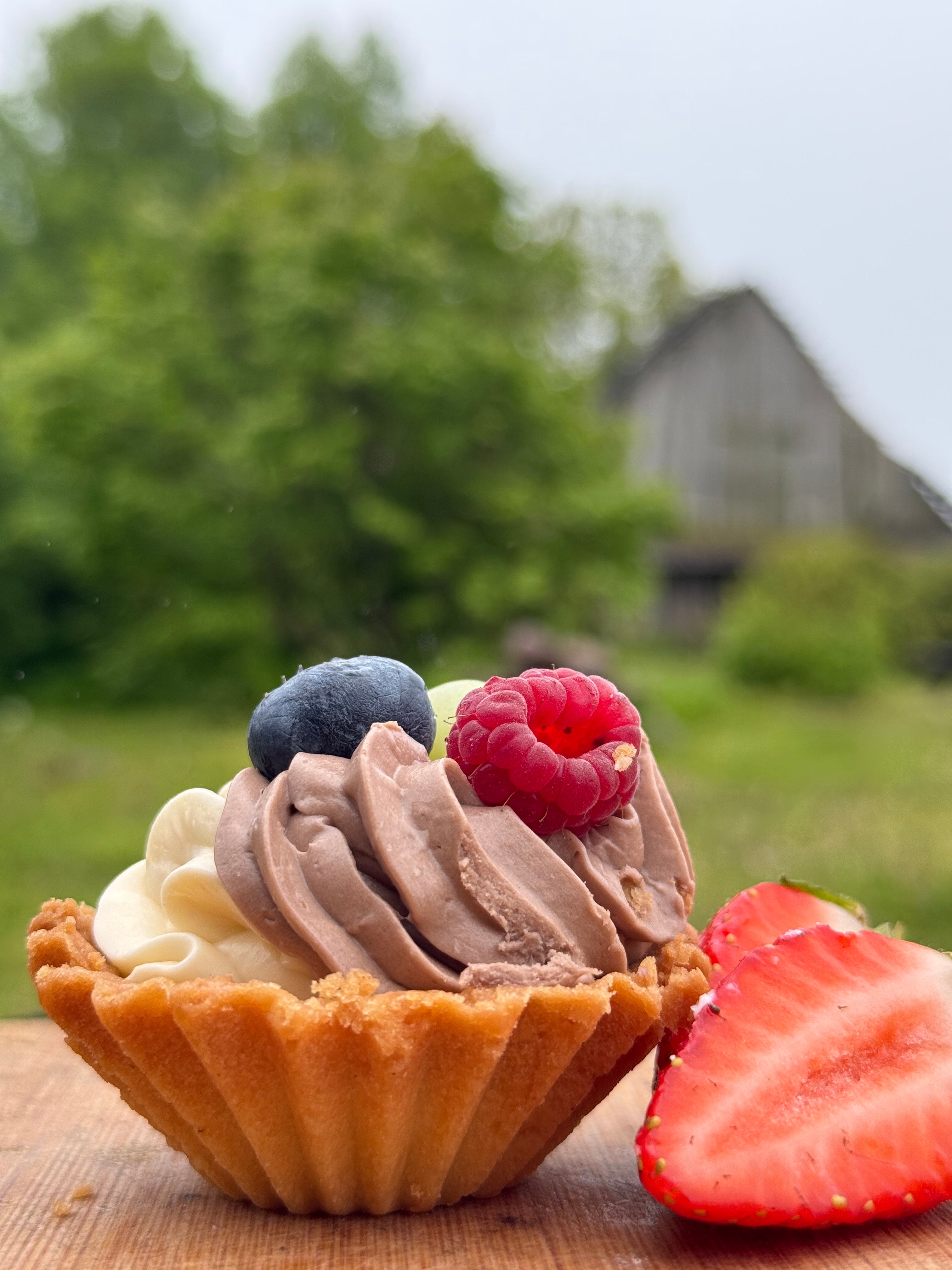 Groziņš ar vārīto krēmu